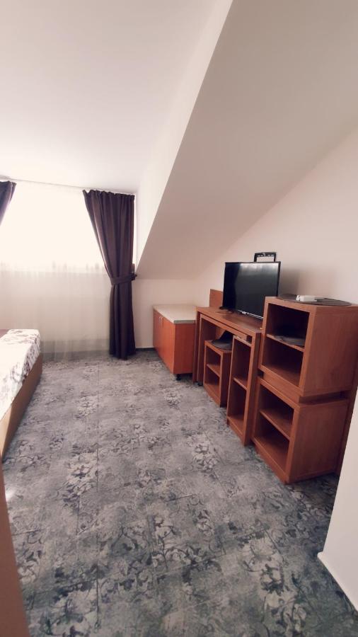 Stay Inn Rediu Valea Lupului  Eksteriør bilde