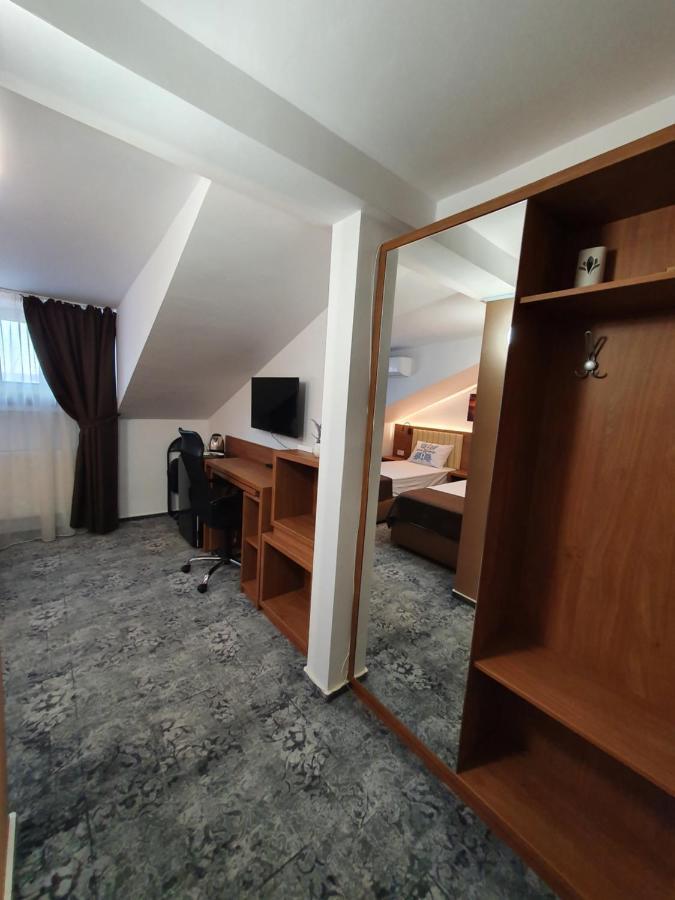 Stay Inn Rediu Valea Lupului  Eksteriør bilde