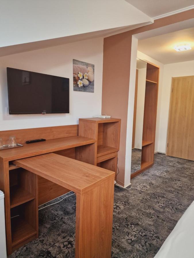 Stay Inn Rediu Valea Lupului  Eksteriør bilde
